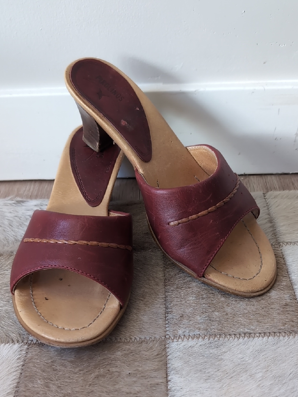 Pikolinos Women’s Red/Burgundy Leather Open-Toe Heeled Mules